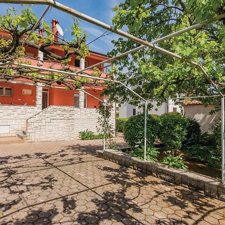 1 Bedroom Lovely Apartment In Rovinj Ngoại thất bức ảnh