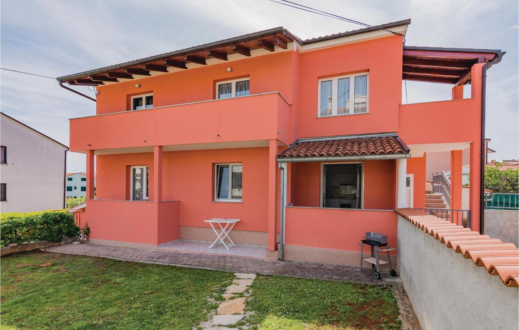 1 Bedroom Lovely Apartment In Rovinj Ngoại thất bức ảnh