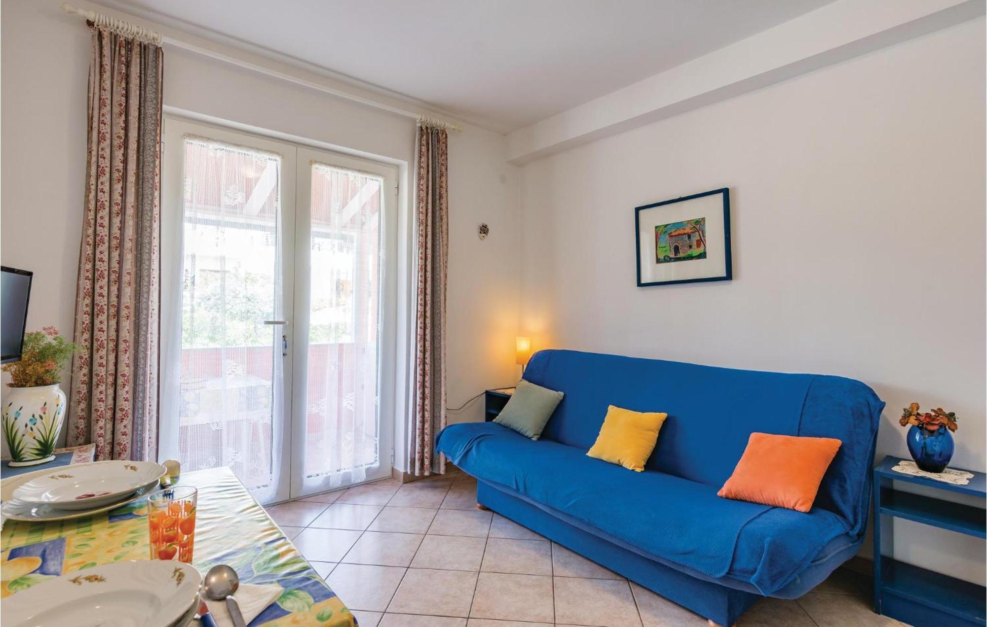 1 Bedroom Lovely Apartment In Rovinj Ngoại thất bức ảnh