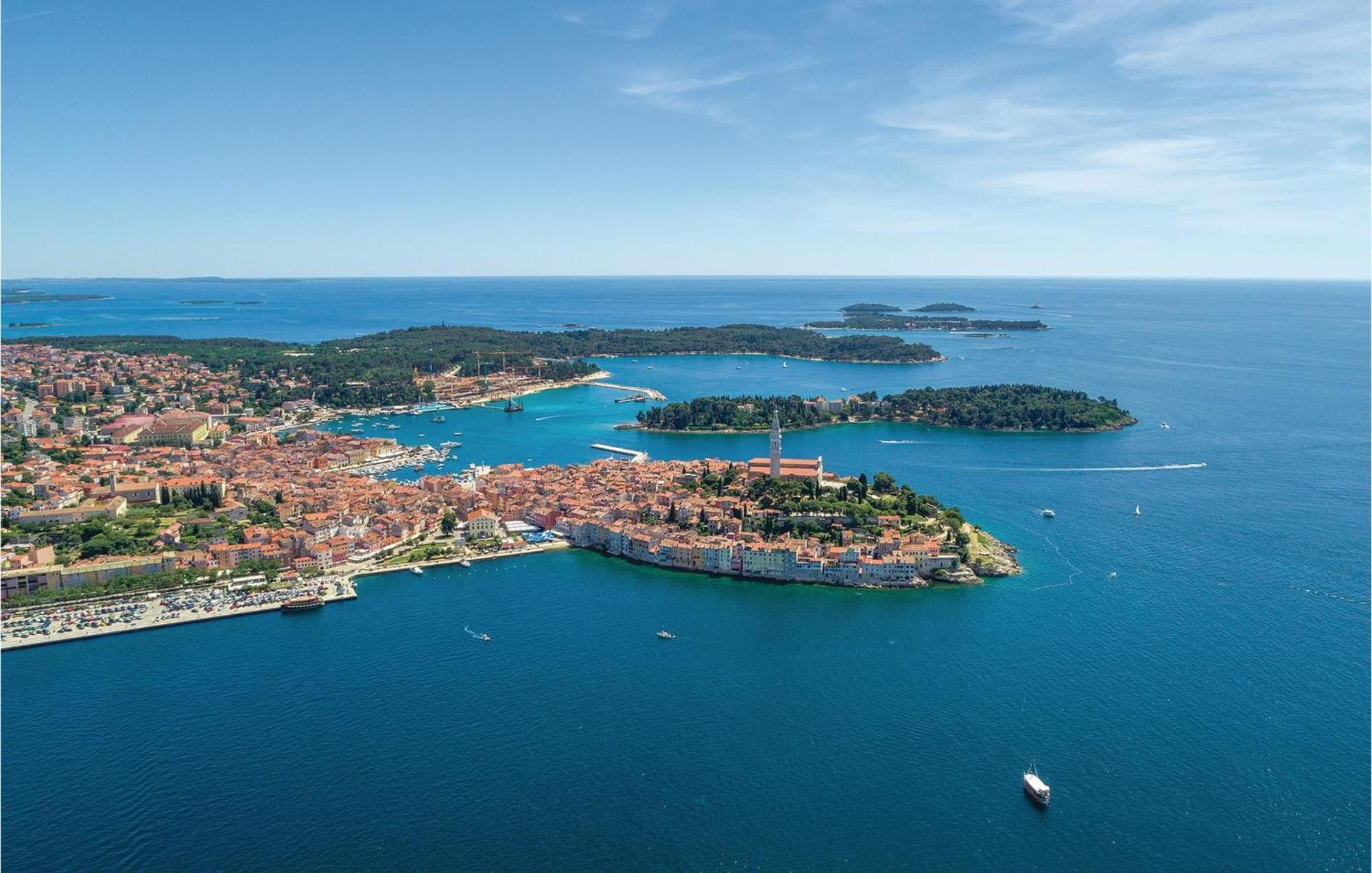 1 Bedroom Lovely Apartment In Rovinj Ngoại thất bức ảnh